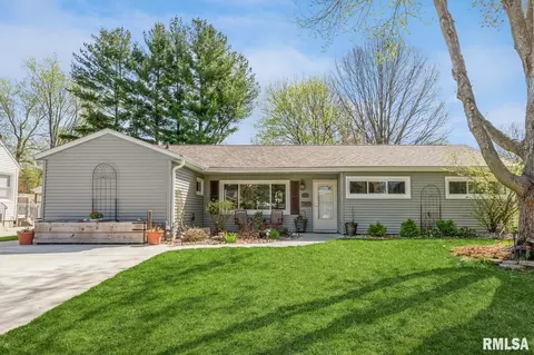 1211 15th St, Bettendorf, IA 52722