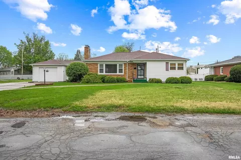 1337 26th Ave, Rock Island, IL 61201