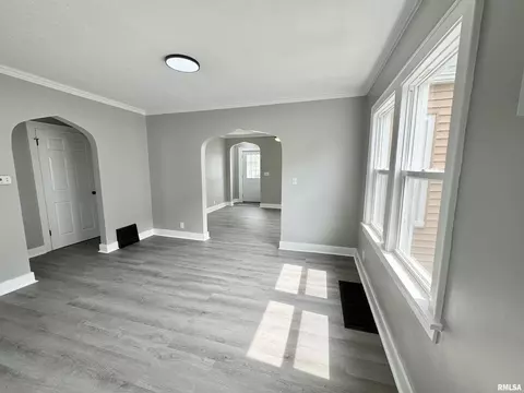 2315 5th St, Moline, IL 61265 photo 4