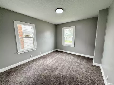 2315 5th St, Moline, IL 61265 photo 7
