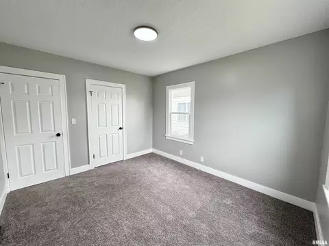 2315 5th St, Moline, IL 61265 photo 8