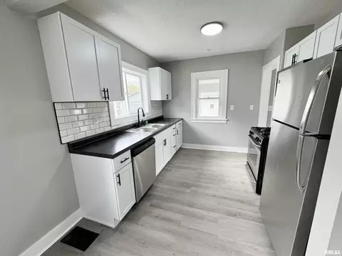 2315 5th St, Moline, IL 61265 photo 5