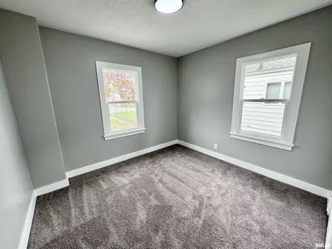 2315 5th St, Moline, IL 61265 photo 9
