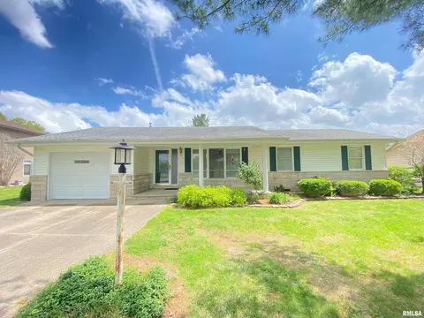 1403 N Mclaren St, Marion, IL 62959