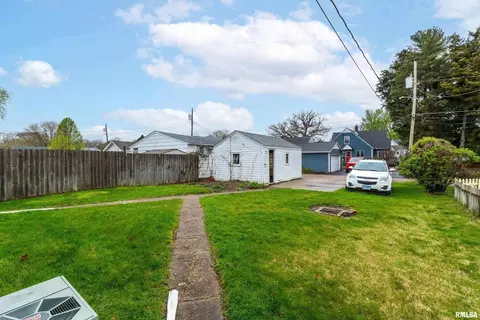 2933 11th Ave #B, Moline, IL 61265 photo 5