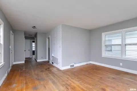 2933 11th Ave #B, Moline, IL 61265 photo 9