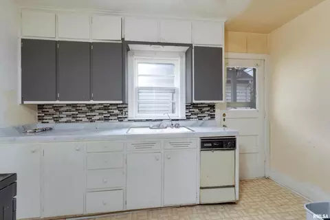2933 11th Ave #B, Moline, IL 61265 photo 11