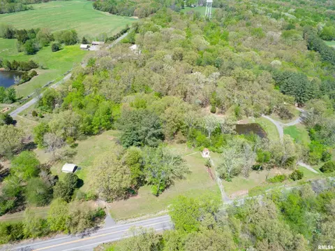 22394 Corinth Rd, Thompsonville, IL 62890