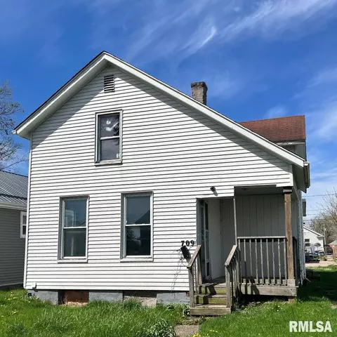 709 23rd St, East Moline, IL 61244