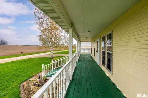17583 Covell Rd, Morrison, IL 61270 photo 4