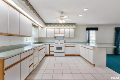 17583 Covell Rd, Morrison, IL 61270 photo 10
