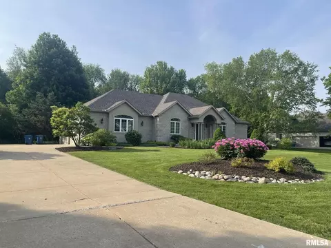 3 Pinehurst Ct, Coal Valley, IL 61240