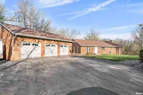 10001 W 35th St, Rock Island, IL 61201