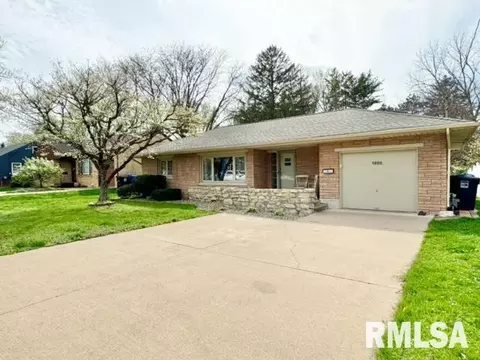 1805 36th St, Moline, IL 61265