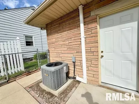 1805 36th St, Moline, IL 61265 photo 27
