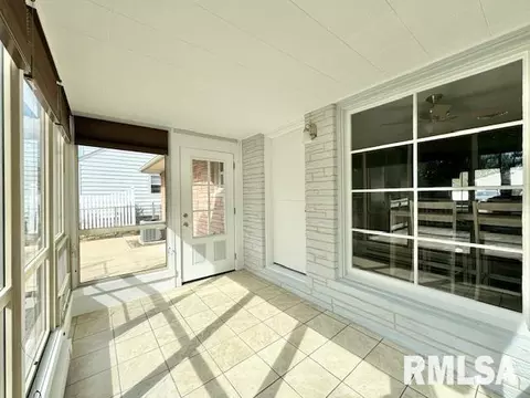 1805 36th St, Moline, IL 61265 photo 25