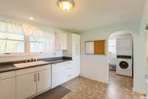 325 16th Ave, Silvis, IL 61282 photo 9