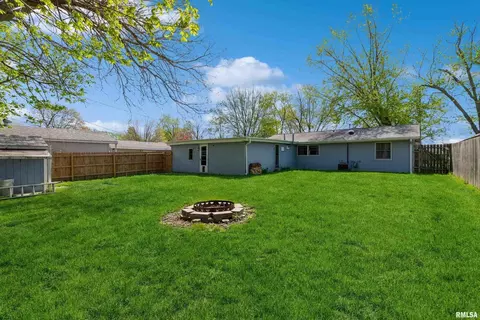 325 16th Ave, Silvis, IL 61282 photo 2