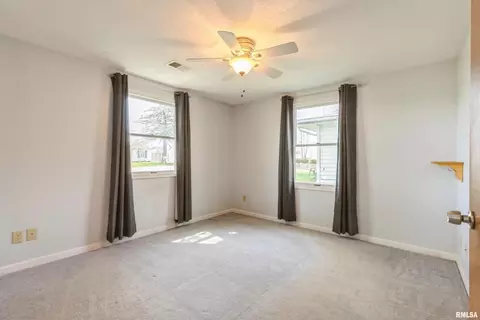 325 16th Ave, Silvis, IL 61282 photo 11