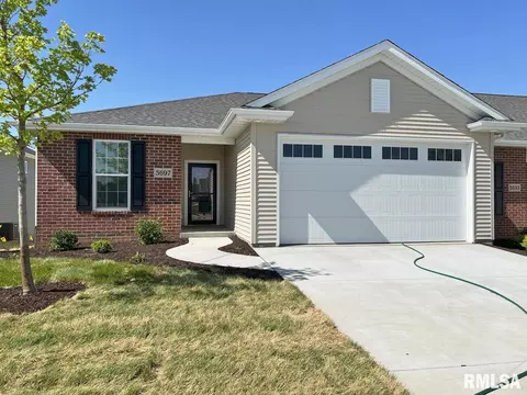 5697 Kristi Ln, Bettendorf, IA 52722