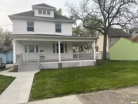 1015 12th Ave, Moline, IL 61265