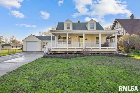 2220 30th St, Rock Island, IL 61201