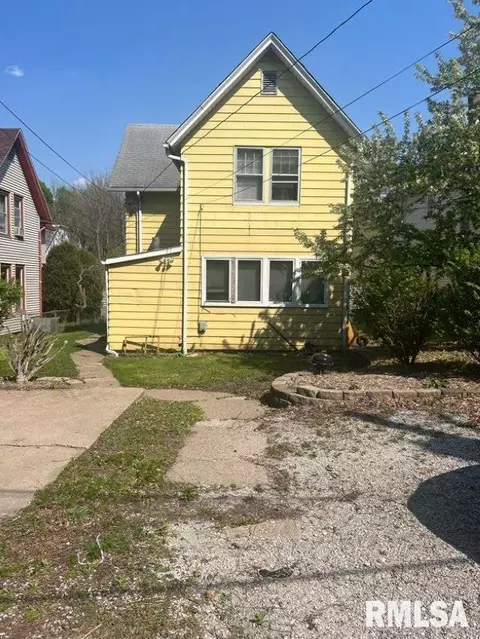 719 12th St, Moline, IL 61265 photo 3