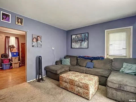 2420 4th St, Moline, IL 61265 photo 3