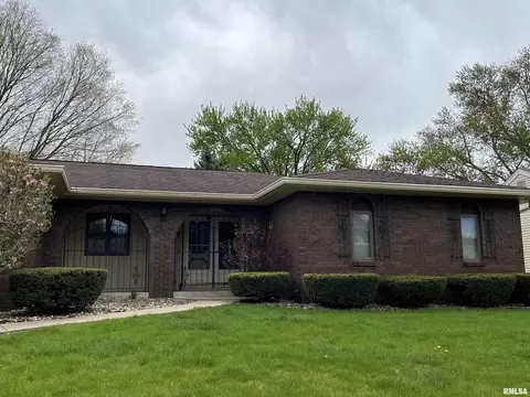 232 38th Ave, East Moline, IL 61244