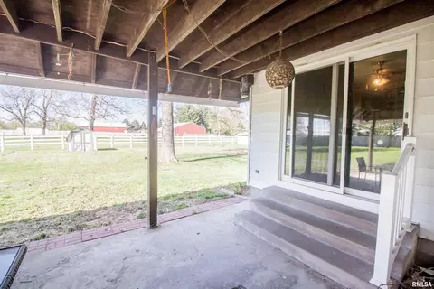 1003 Sunset Dr, Viola, IL 61486 photo 5