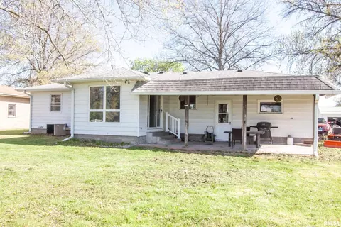 1003 Sunset Dr, Viola, IL 61486 photo 2