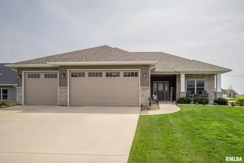 401 E Amethyst Ct, Long Grove, IA 52756