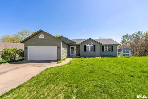 2107 Blanchard Ct, Davenport, IA 52804