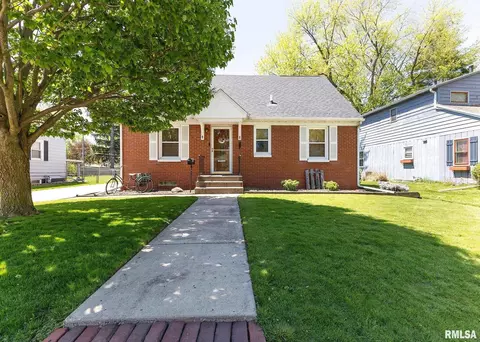 2916 43rd St, Rock Island, IL 61201
