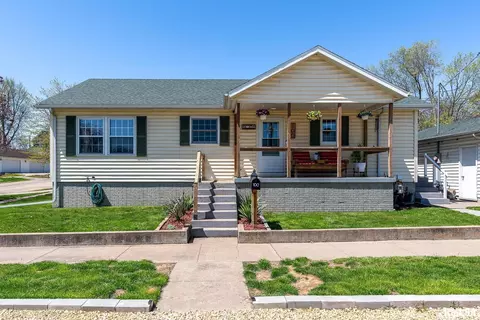 100 27th Ave N, Clinton, IA 52732