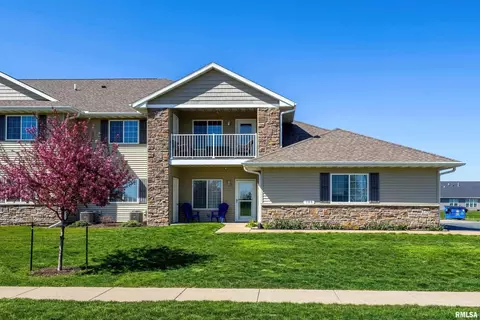 320 E Franklin St #204, Eldridge, IA 52748