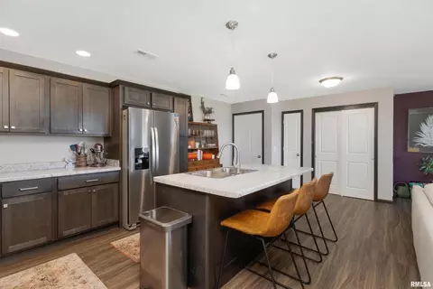 320 E Franklin St #204, Eldridge, IA 52748 photo 9