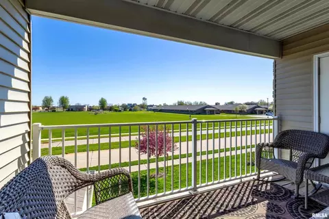 320 E Franklin St #204, Eldridge, IA 52748 photo 6