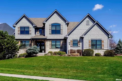 6347 Cardinal Rd, Bettendorf, IA 52722