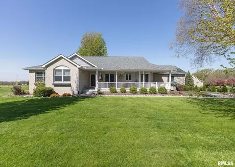 1003 9th St, Rapids City, IL 61278