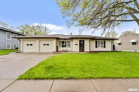 1533 W Garfield St, Davenport, IA 52804