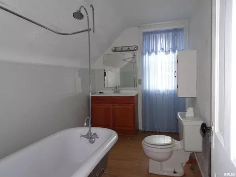 418 39th St, Moline, IL 61265 photo 6