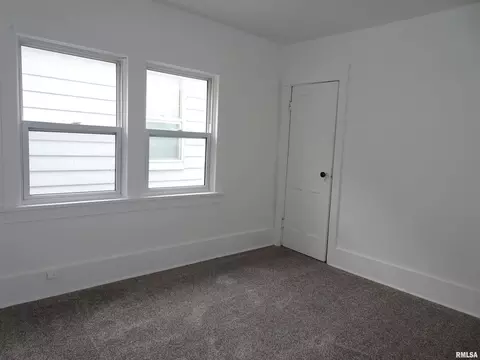 418 39th St, Moline, IL 61265 photo 8