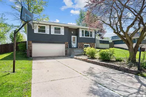 312 S Parkview Dr, Park View, IA 52748