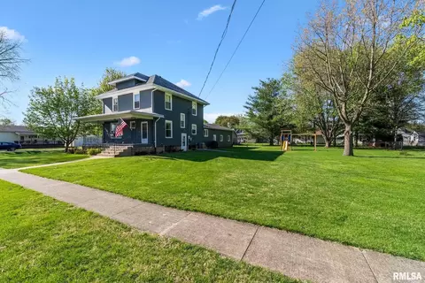 609 NW 2nd St, Aledo, IL 61231