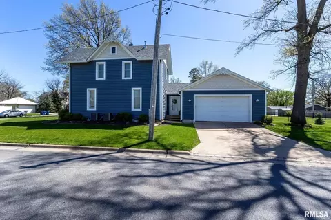 134 N 4th St, Eldridge, IA 52748 photo 3