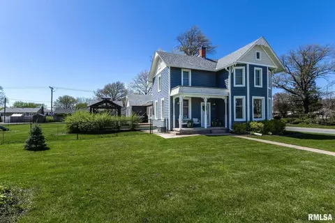 134 N 4th St, Eldridge, IA 52748 photo 2