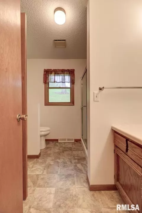 11809 Loron Rd, Morrison, IL 61270 photo 6