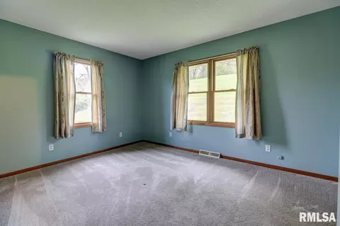 11809 Loron Rd, Morrison, IL 61270 photo 7
