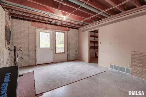11809 Loron Rd, Morrison, IL 61270 photo 8